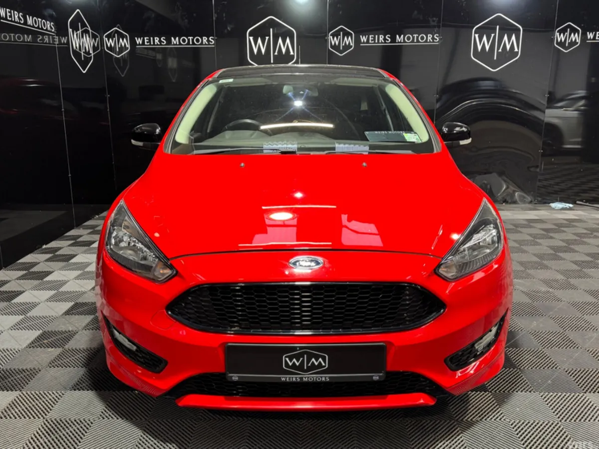 Ford Focus Hatchback, Diesel, 2016, Red