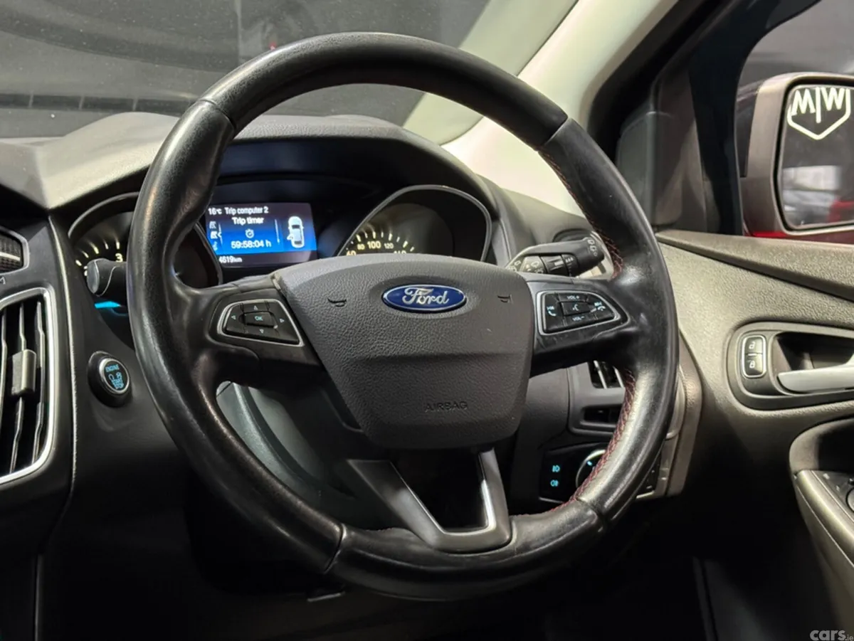 Ford Focus Hatchback, Diesel, 2016, Red