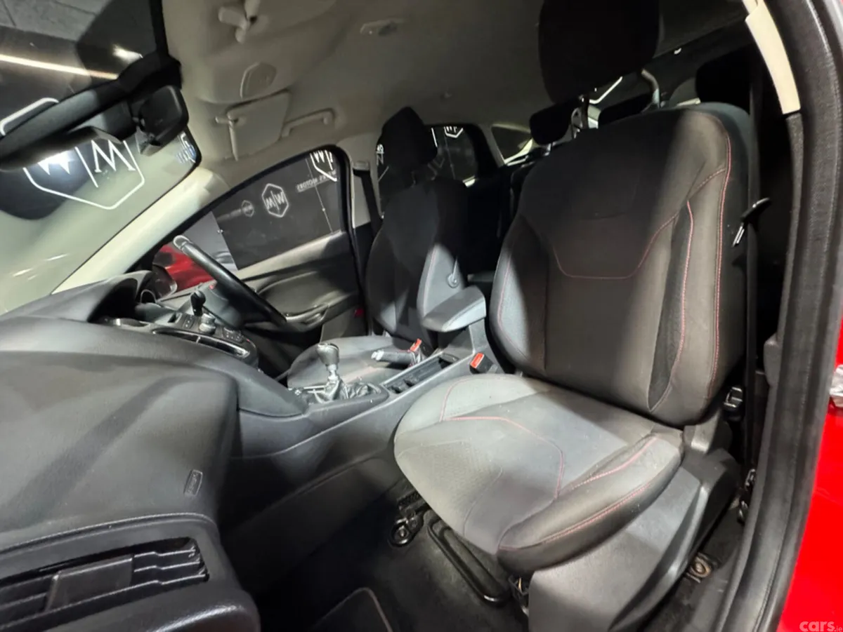 Ford Focus Hatchback, Diesel, 2016, Red