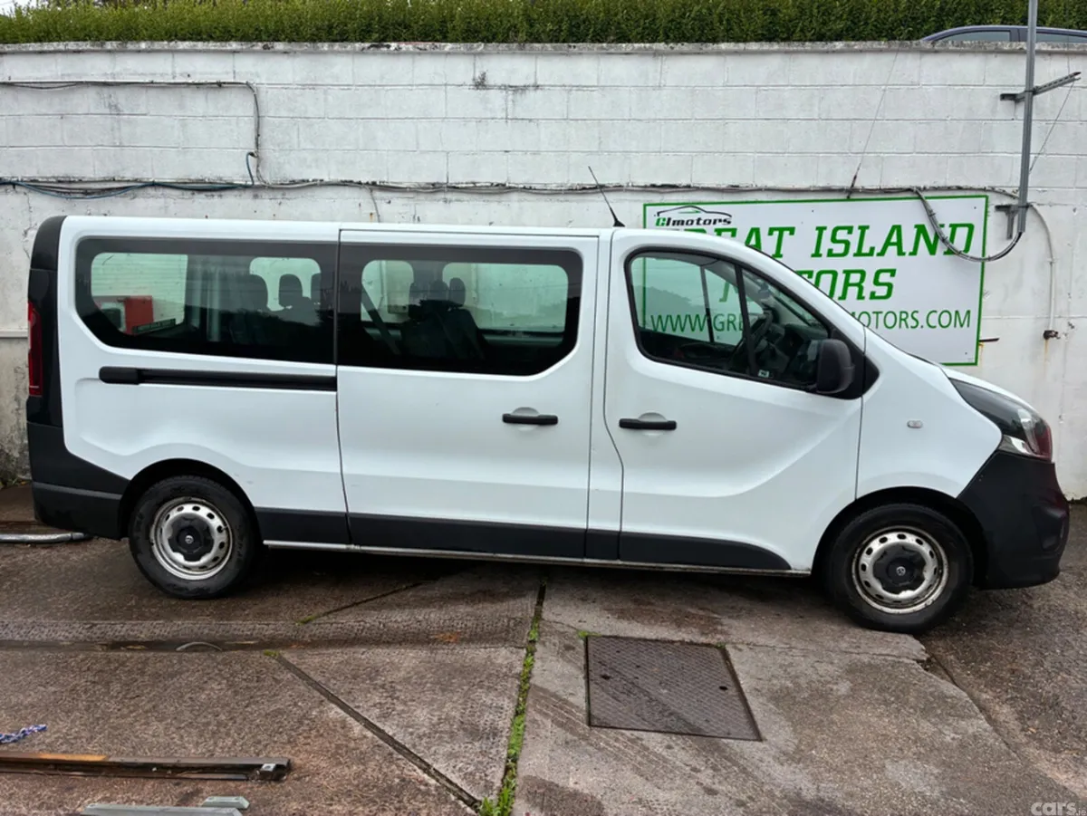 Opel Vivaro Hatchback, Diesel, 2015, White