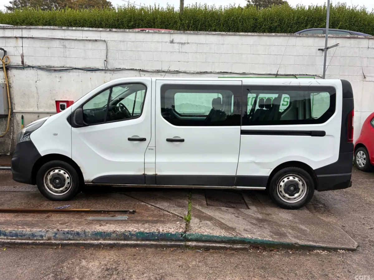 Opel Vivaro Hatchback, Diesel, 2015, White