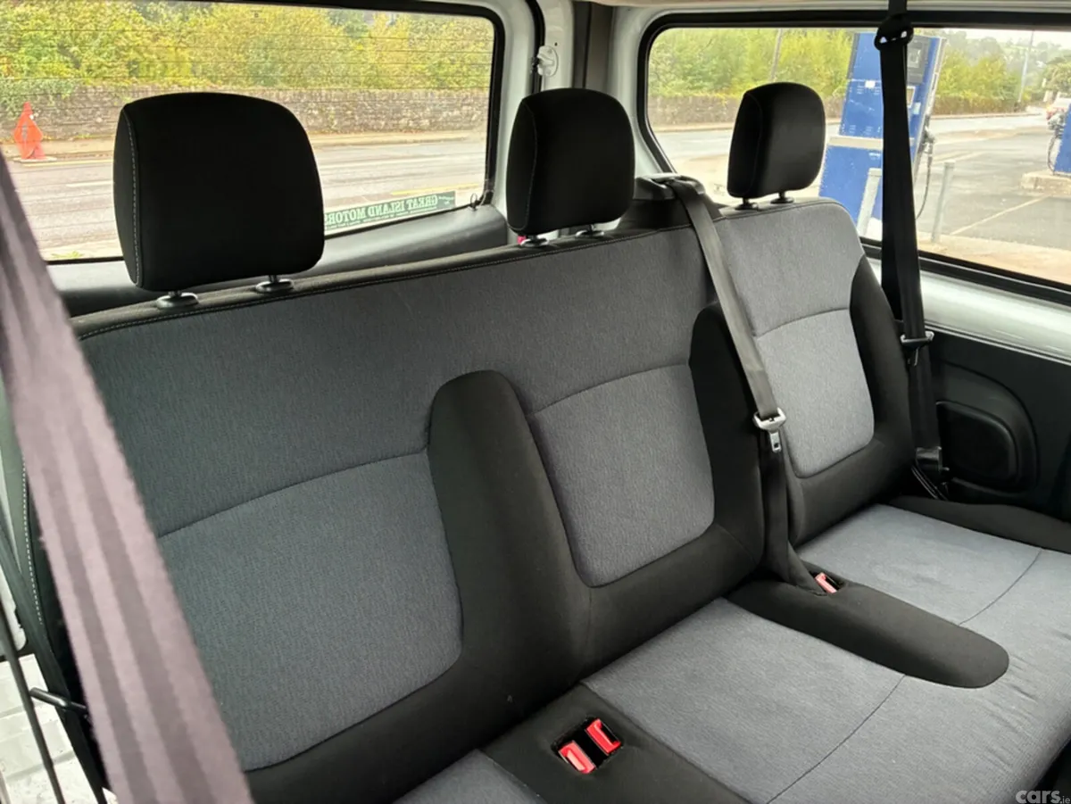 Opel Vivaro Hatchback, Diesel, 2015, White
