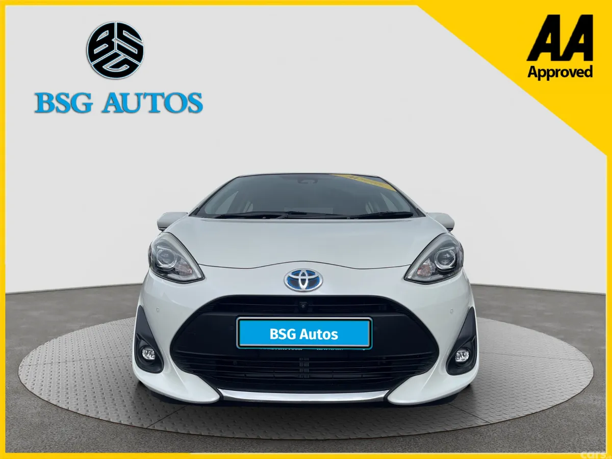 Toyota Aqua Hatchback, Petrol Hybrid, 2021, White