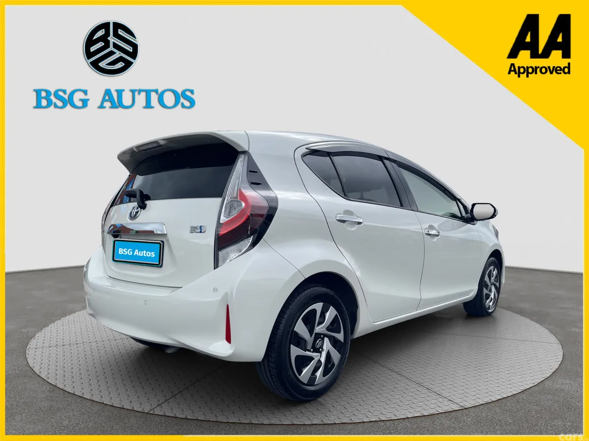 Toyota Aqua Hatchback, Petrol Hybrid, 2021, White