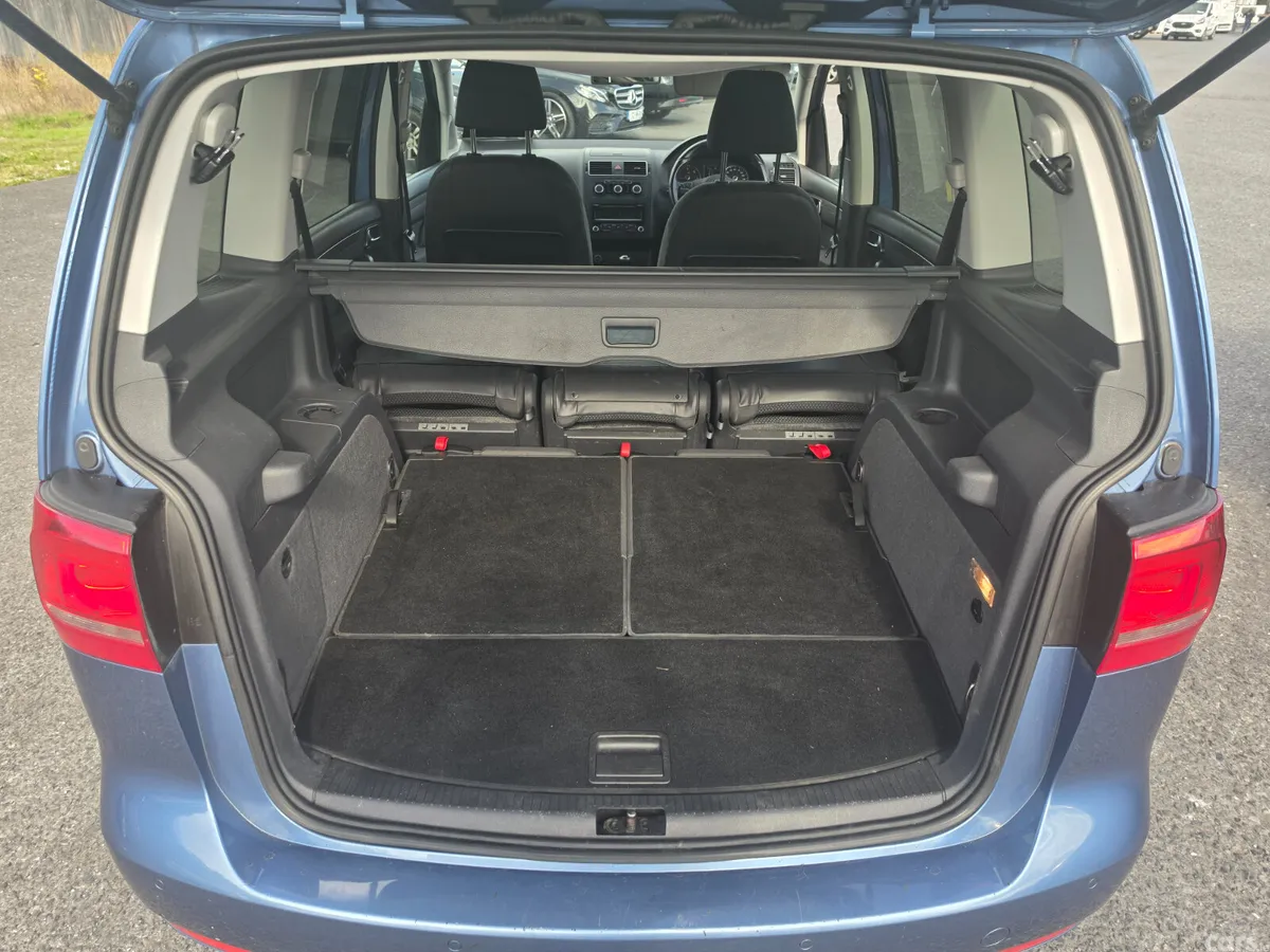 Volkswagen Touran MPV, Diesel, 2012, Blue