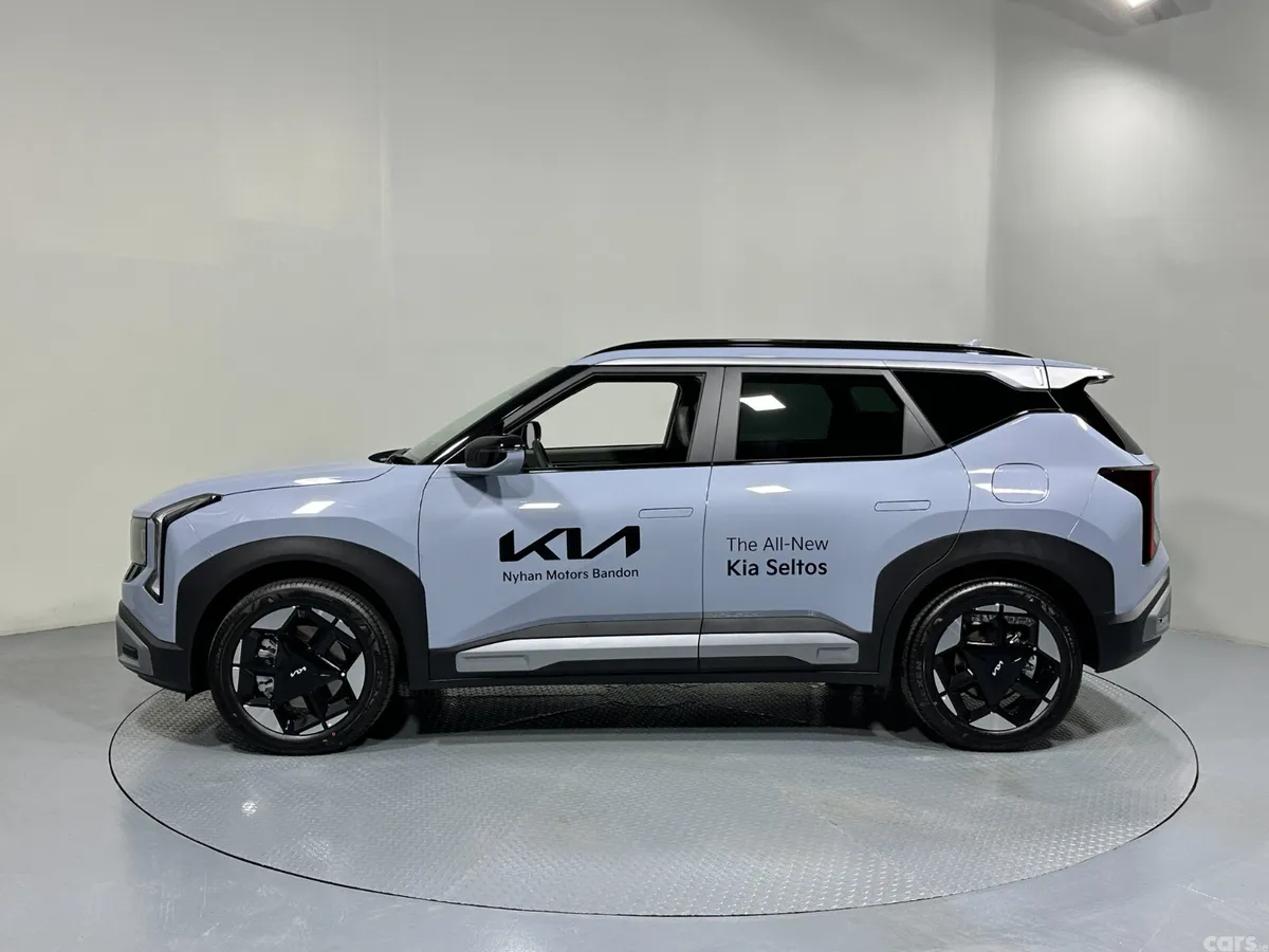 Kia Seltos SUV, Petrol Hybrid, 2027, Blue