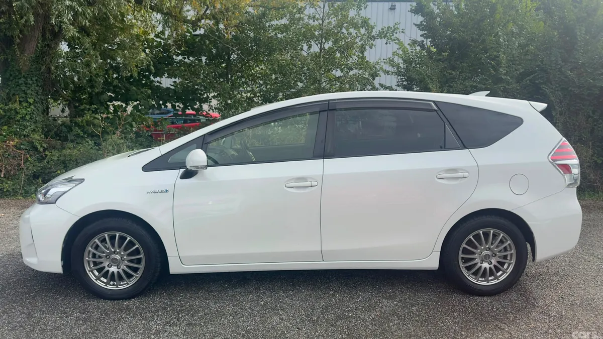 Toyota Prius Estate, Petrol Hybrid, 2016, White