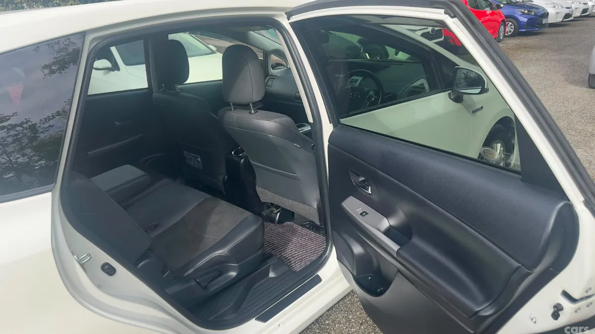 Toyota Prius Estate, Petrol Hybrid, 2016, White