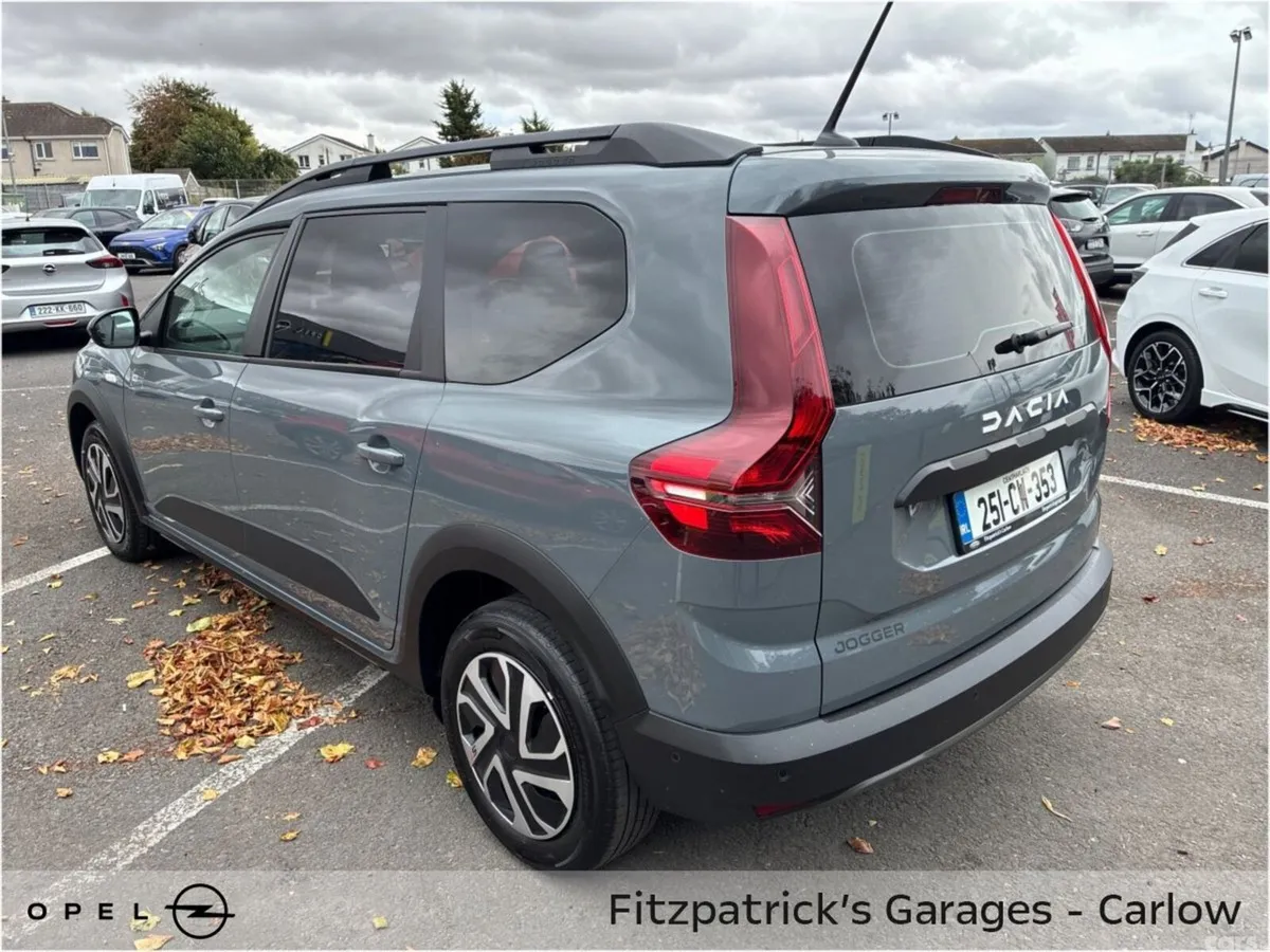 Dacia Jogger MPV, Petrol, 2025, Grey