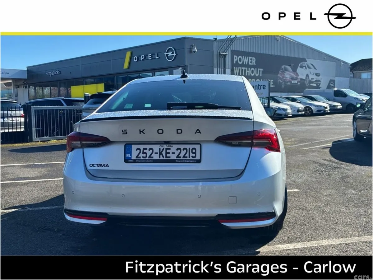 Skoda Octavia Saloon, Petrol, 2025, Grey