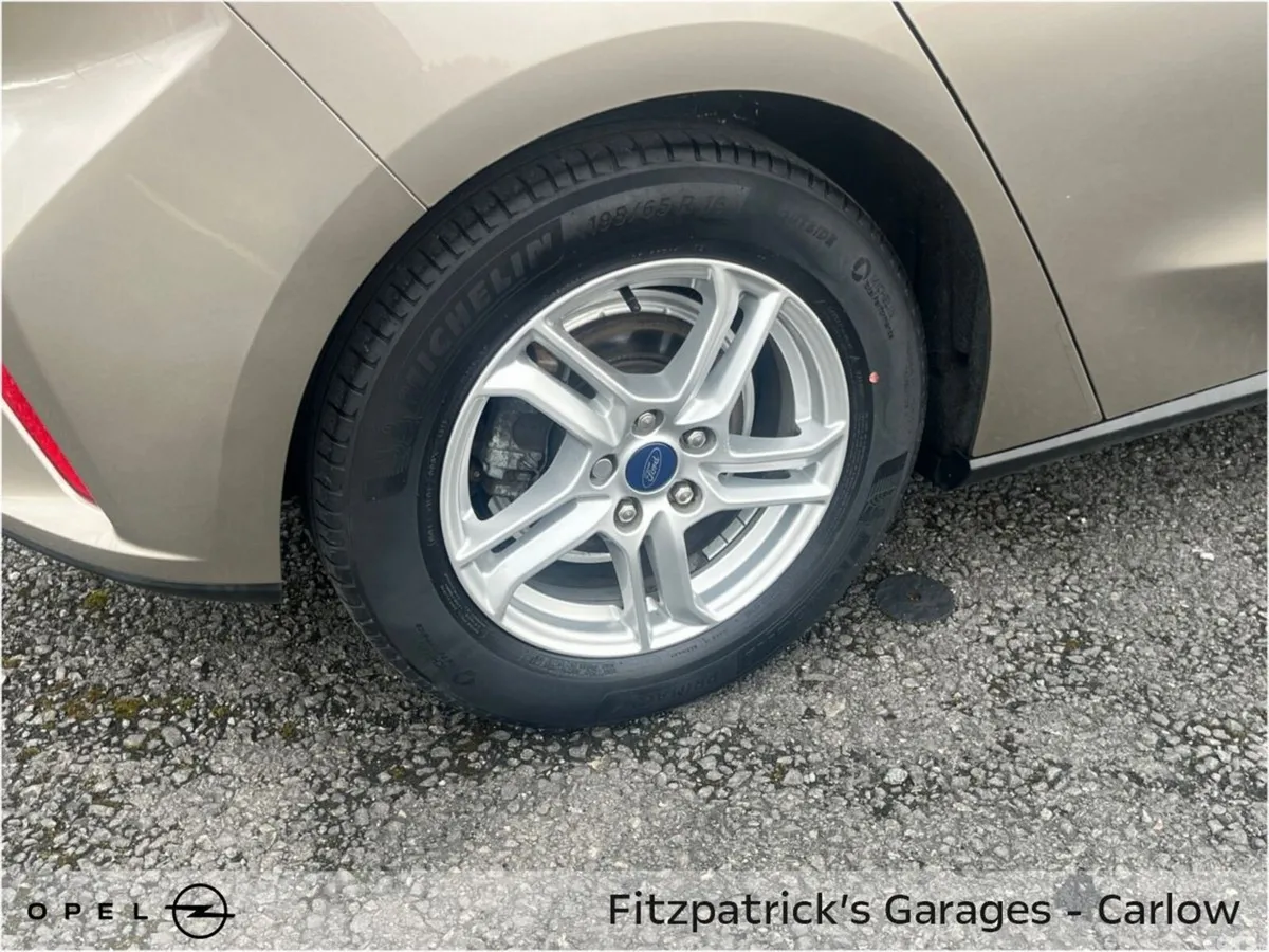 Ford Focus Hatchback, Petrol, 2019, Silver
