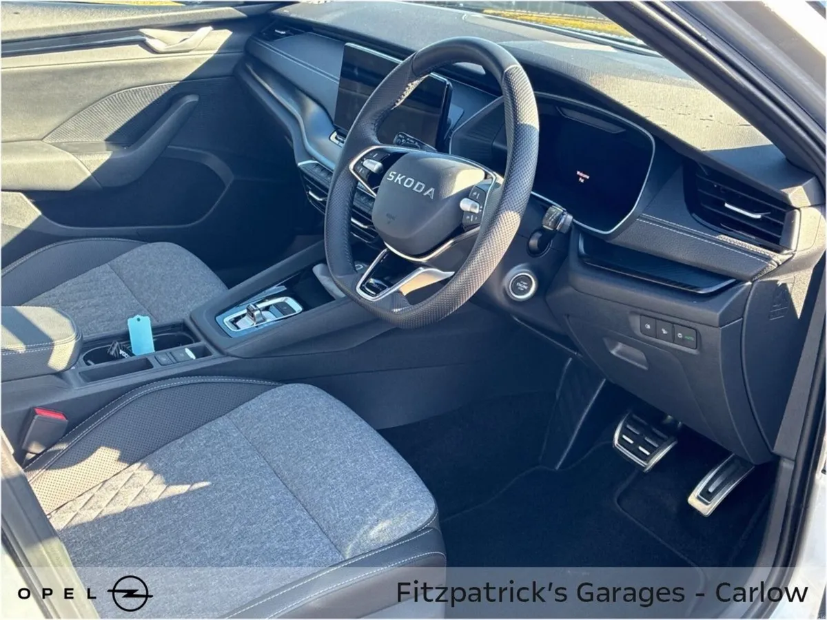 Skoda Octavia Saloon, Petrol, 2025, Grey