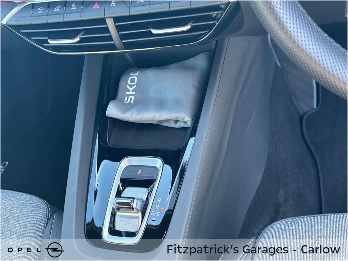 Skoda Octavia Saloon, Petrol, 2025, Grey