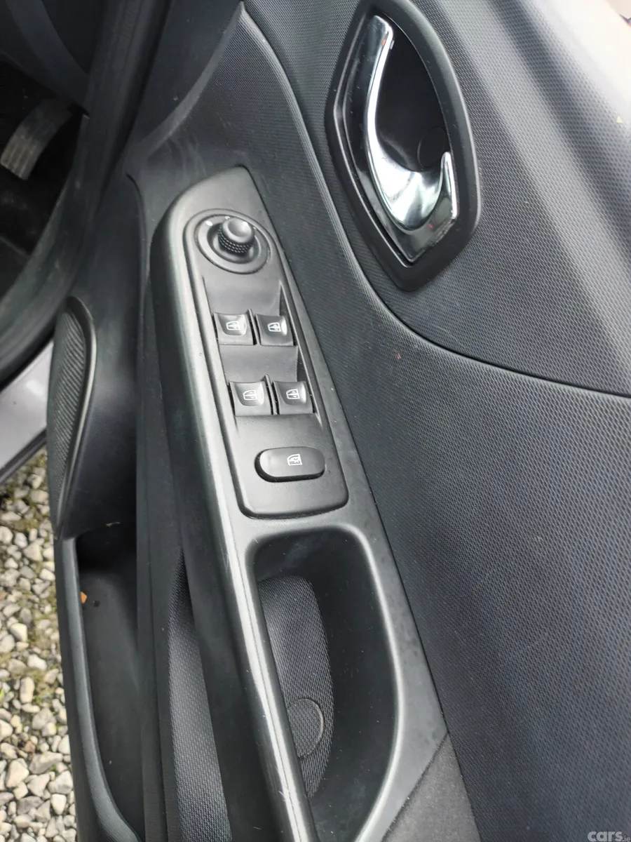 Renault Captur Hatchback, Diesel, 2017, Grey