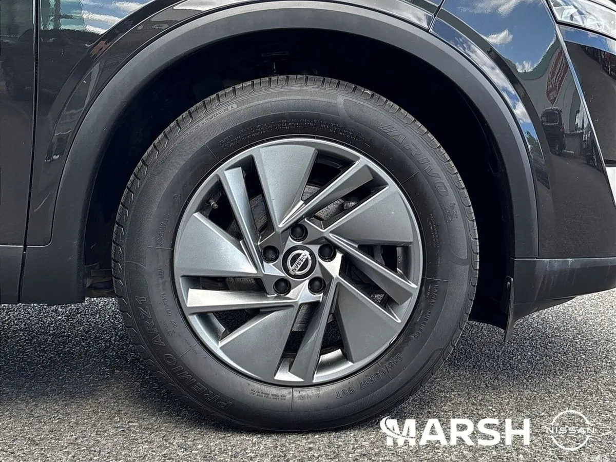 Nissan Qashqai MPV, Petrol, 2023, Black