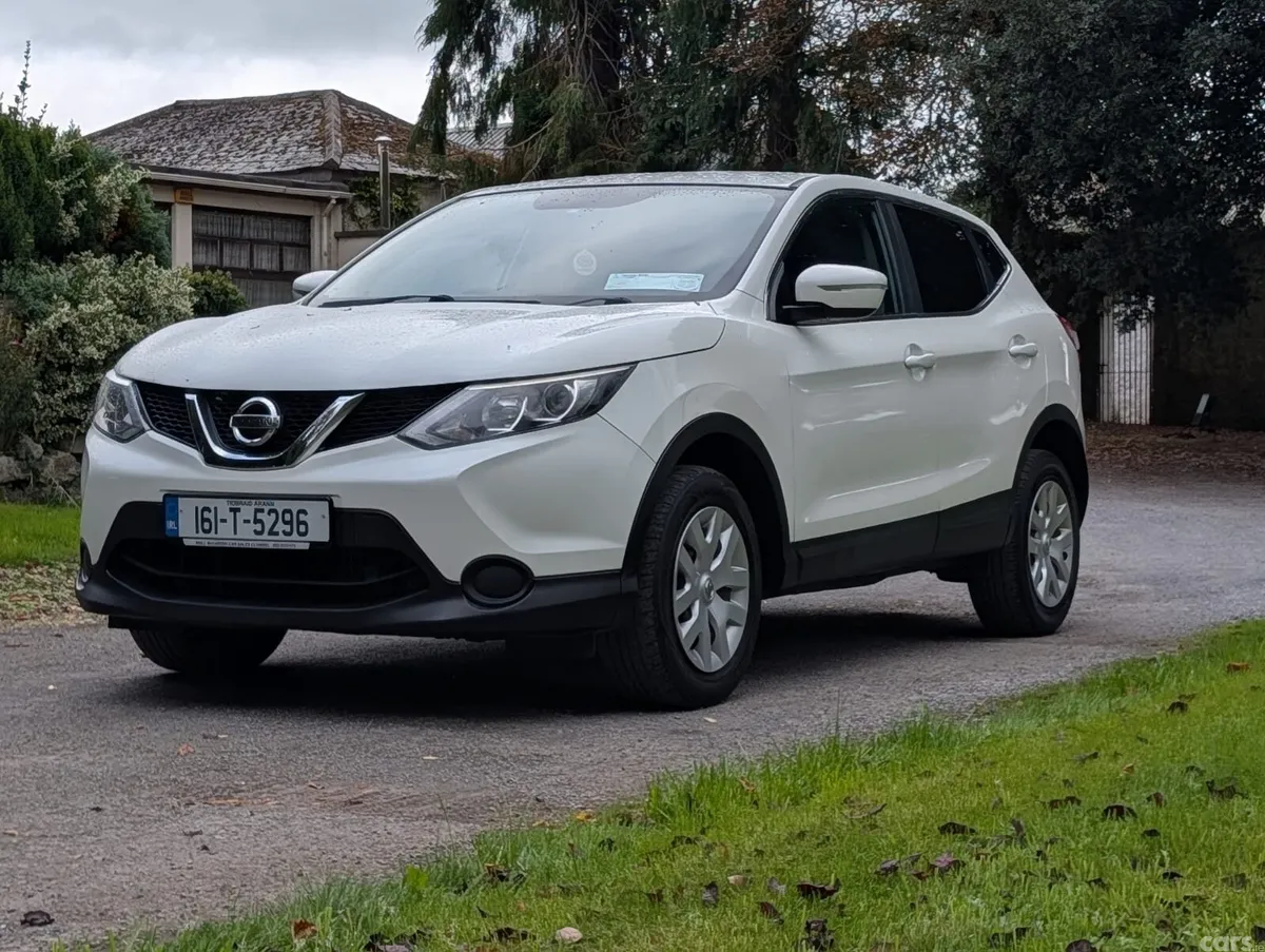 Nissan Qashqai Hatchback, Diesel, 2016, White