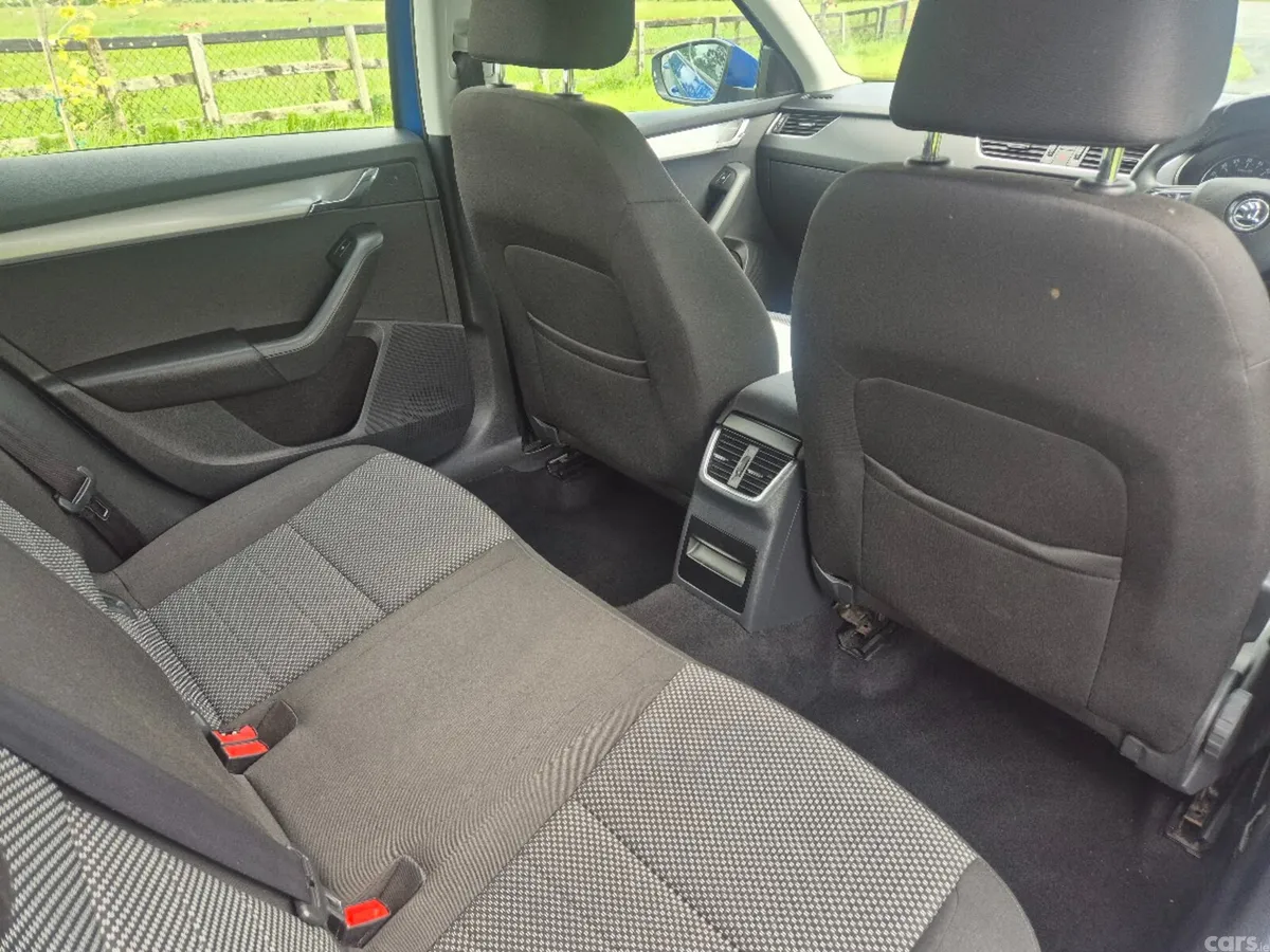 Skoda Octavia Saloon, Diesel, 2016, Blue