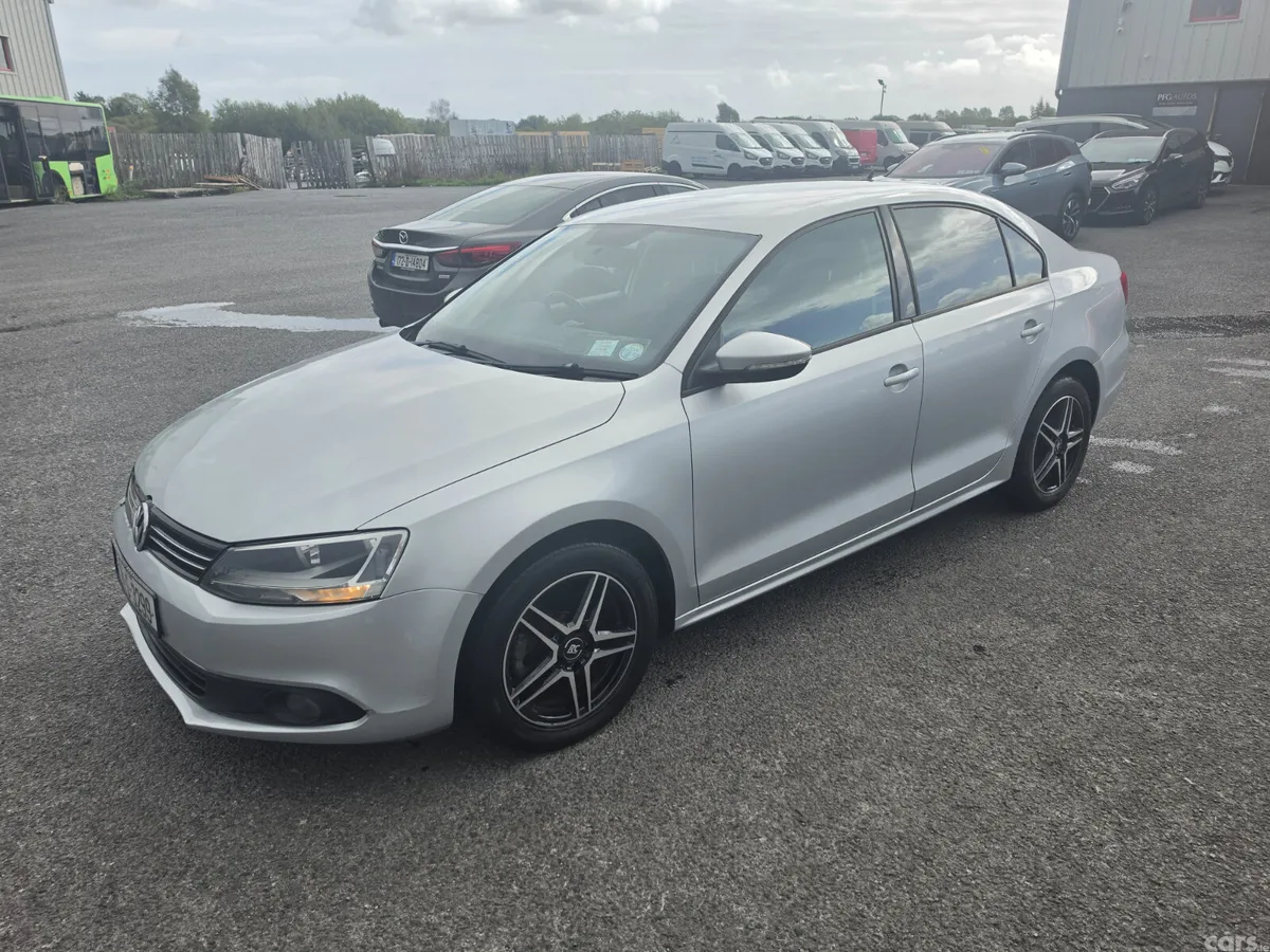 Volkswagen Jetta Saloon, Diesel, 2014, Silver