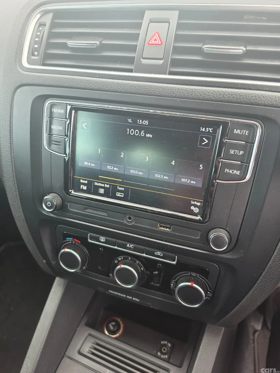 Volkswagen Jetta Saloon, Diesel, 2014, Silver