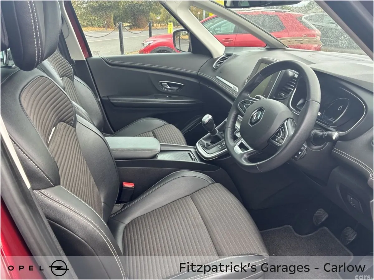 Renault Scenic MPV, Diesel, 2020, Red