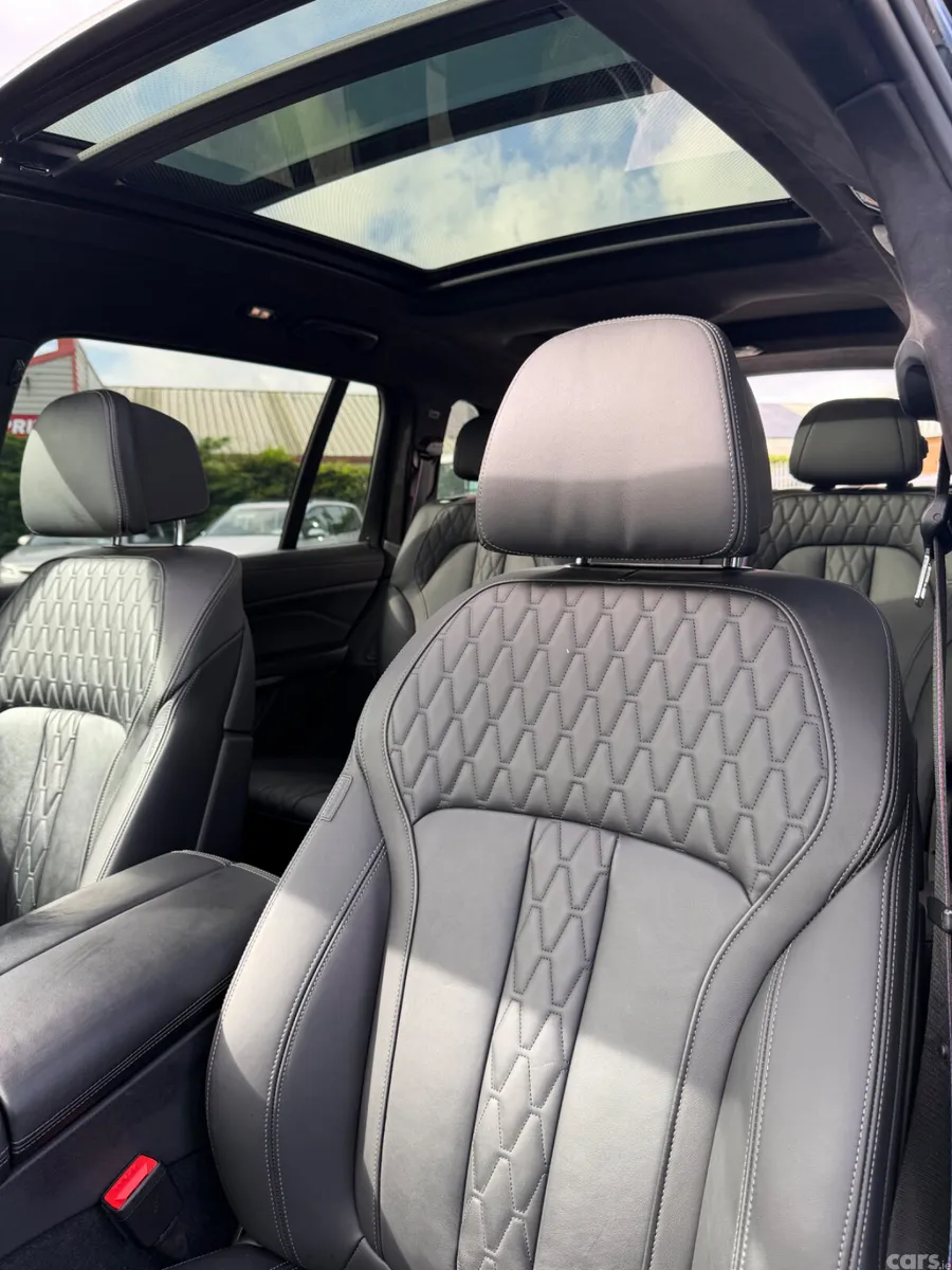 BMW X7 Hatchback, Diesel, 2024, Black