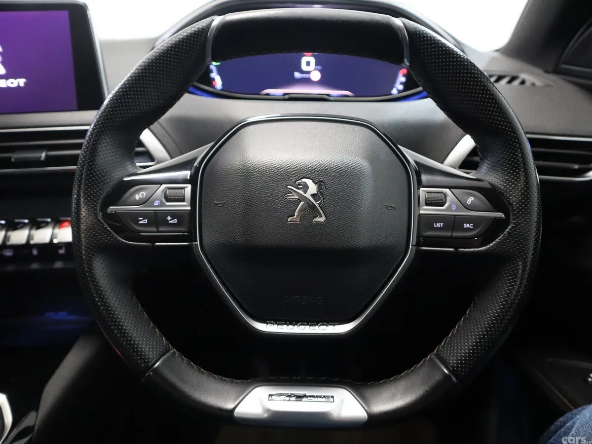 Peugeot 5008 MPV, Diesel, 2019, White