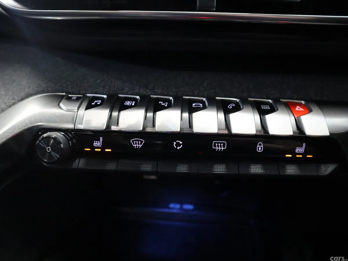 Peugeot 5008 MPV, Diesel, 2019, White