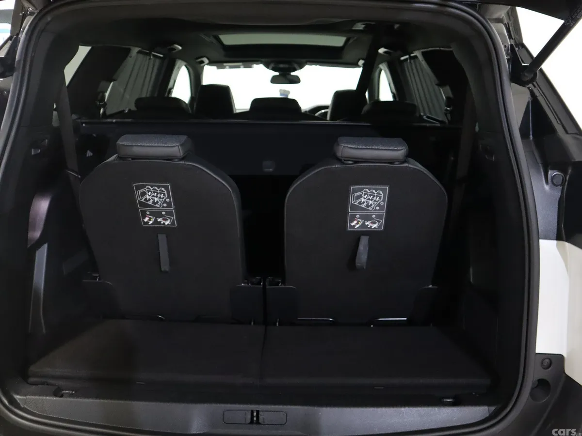 Peugeot 5008 MPV, Diesel, 2019, White