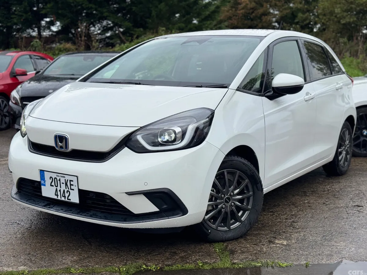 Honda Fit Hatchback, Petrol Hybrid, 2020, White