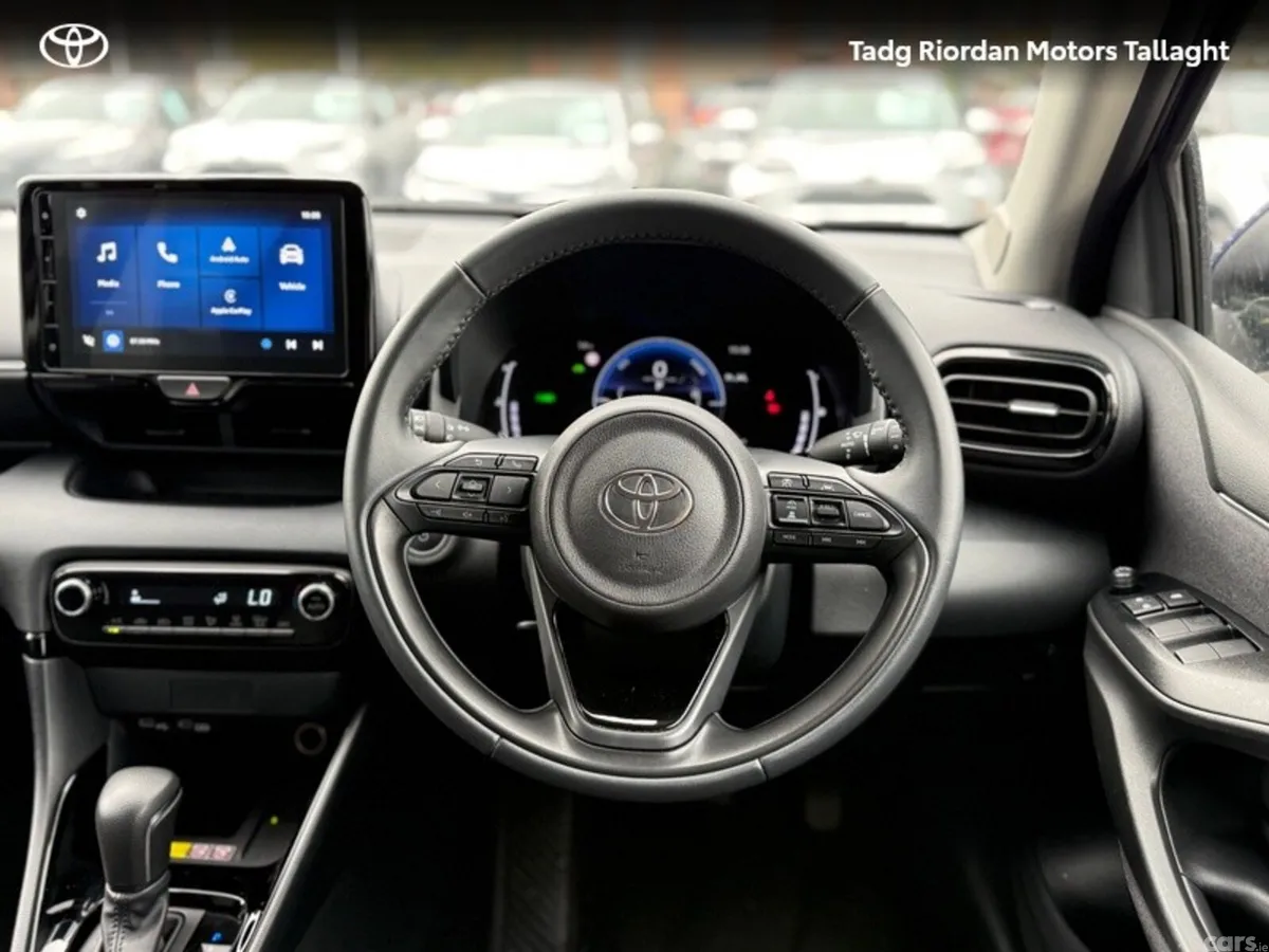 Toyota Yaris Hatchback, Petrol Hybrid, 2025, Blue