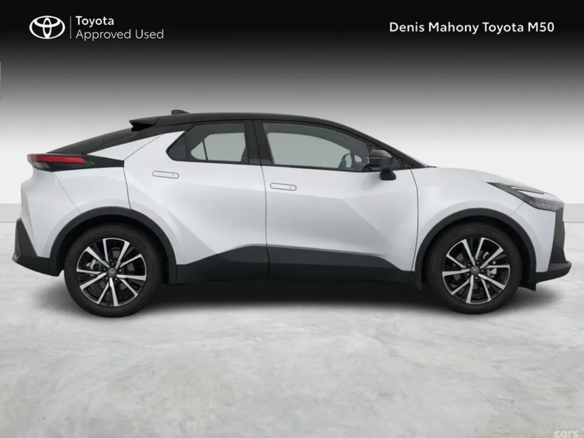 Toyota C-HR SUV, Petrol Hybrid, 2025, White