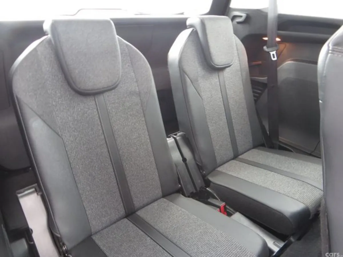 Peugeot 5008 MPV, Diesel, 2020, Grey