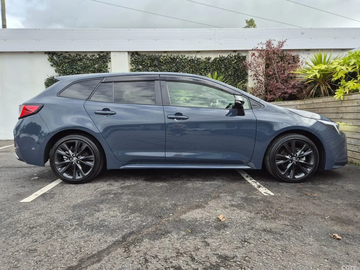 Toyota Corolla Estate, Petrol Hybrid, 2023, Grey