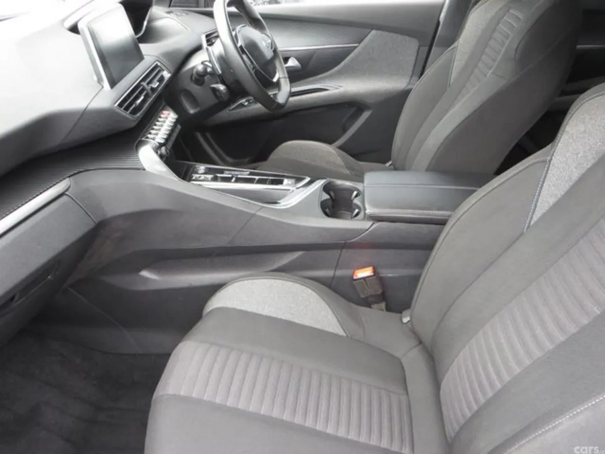 Peugeot 5008 Hatchback, Diesel, 2023, White