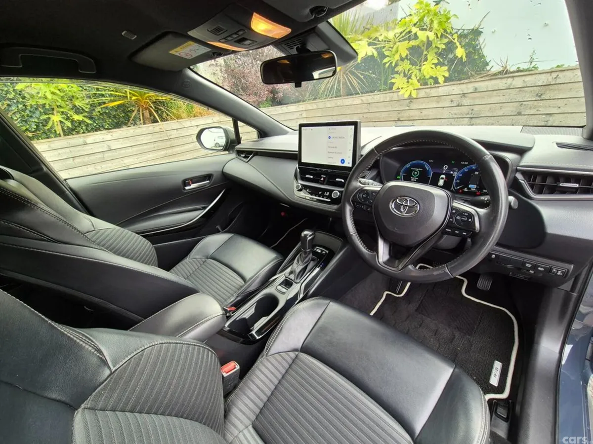 Toyota Corolla Estate, Petrol Hybrid, 2023, Grey