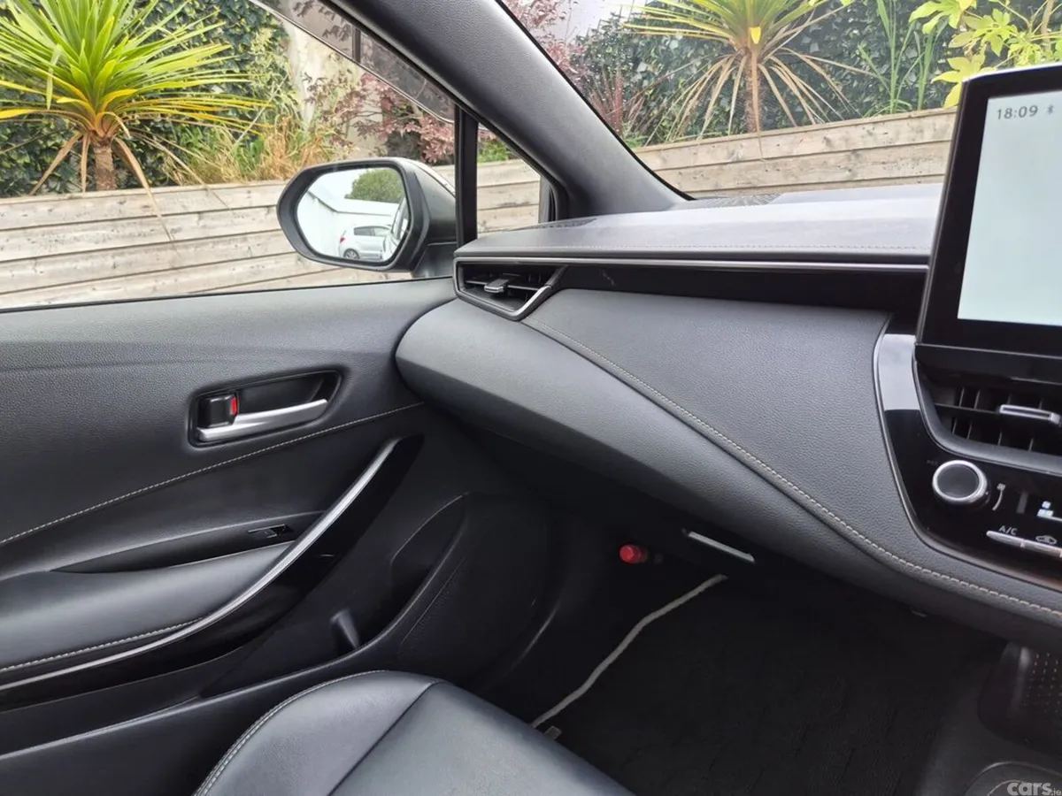 Toyota Corolla Estate, Petrol Hybrid, 2023, Grey