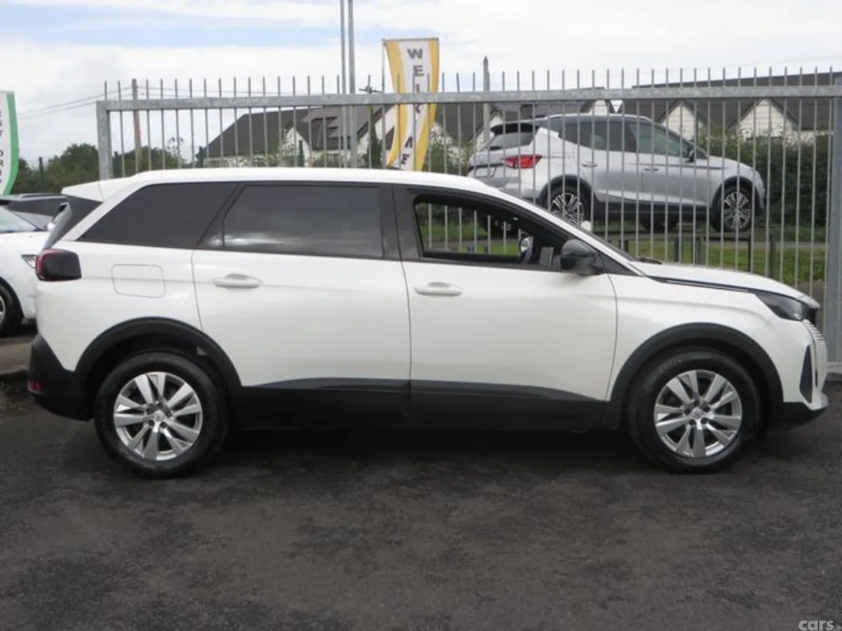 Peugeot 5008 Hatchback, Diesel, 2023, White