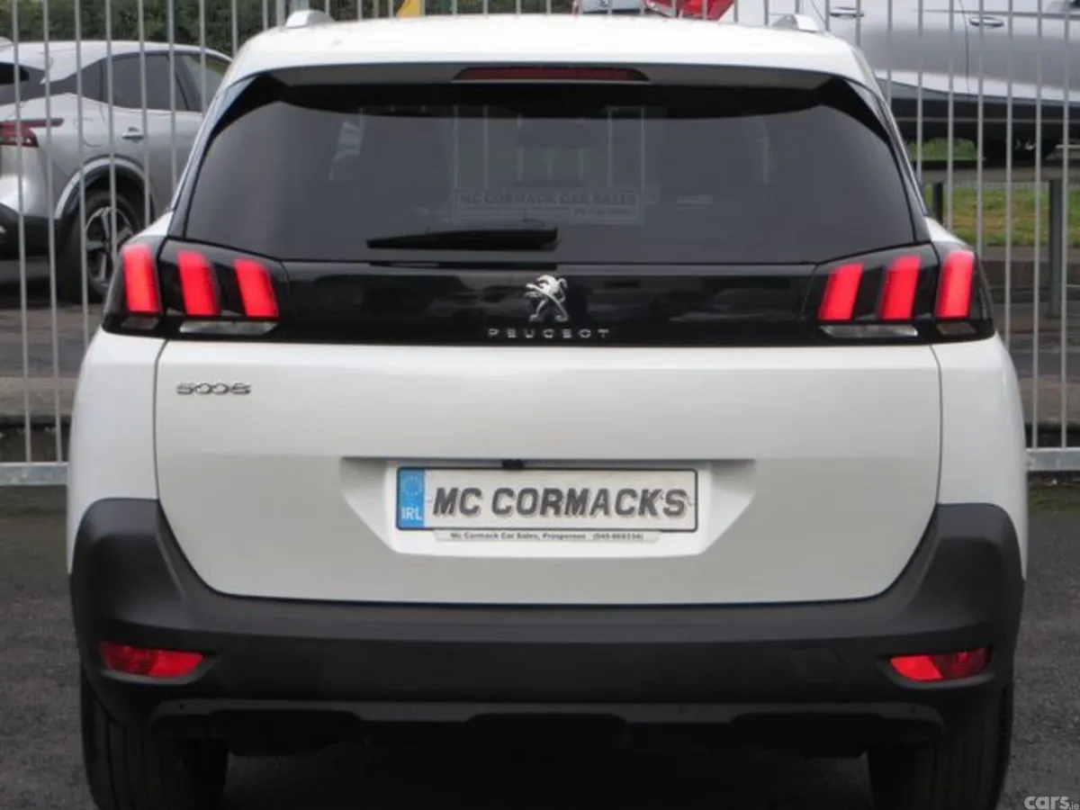 Peugeot 5008 Hatchback, Diesel, 2023, White