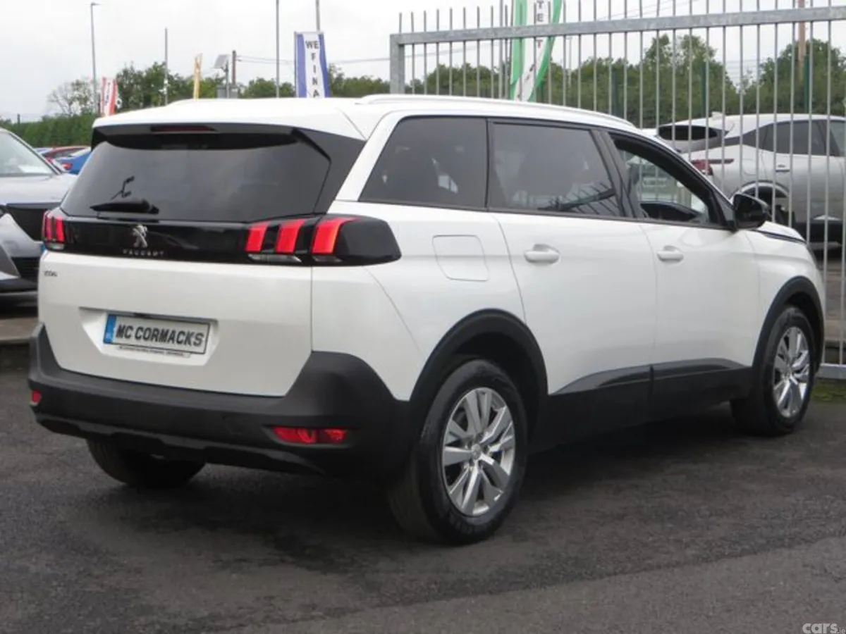 Peugeot 5008 Hatchback, Diesel, 2023, White