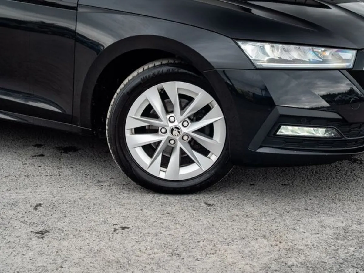 Skoda Octavia Saloon, Diesel, 2024, Black