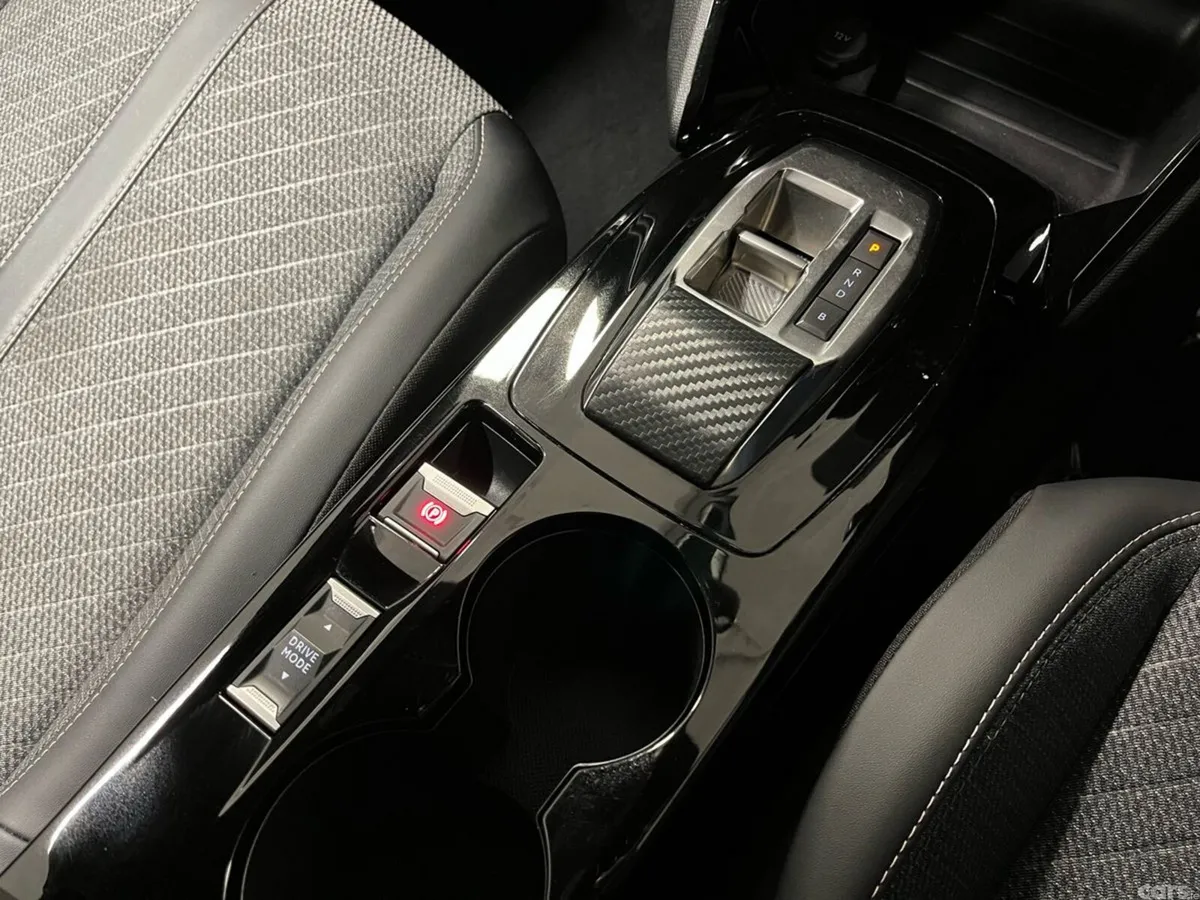Peugeot 2008 SUV, Electric, 2024, Black