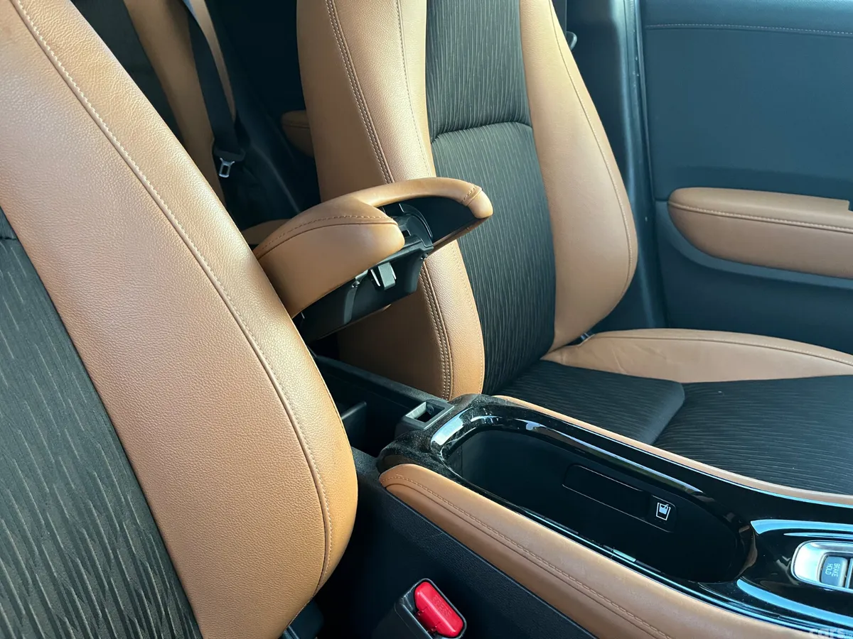 Honda Vezel Estate, Petrol Hybrid, 2020, White