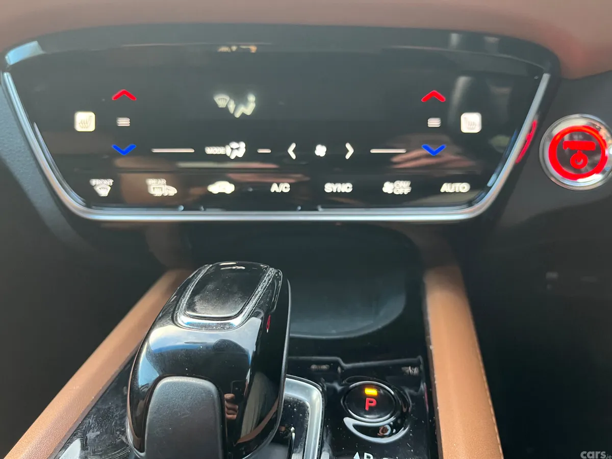 Honda Vezel Estate, Petrol Hybrid, 2020, White
