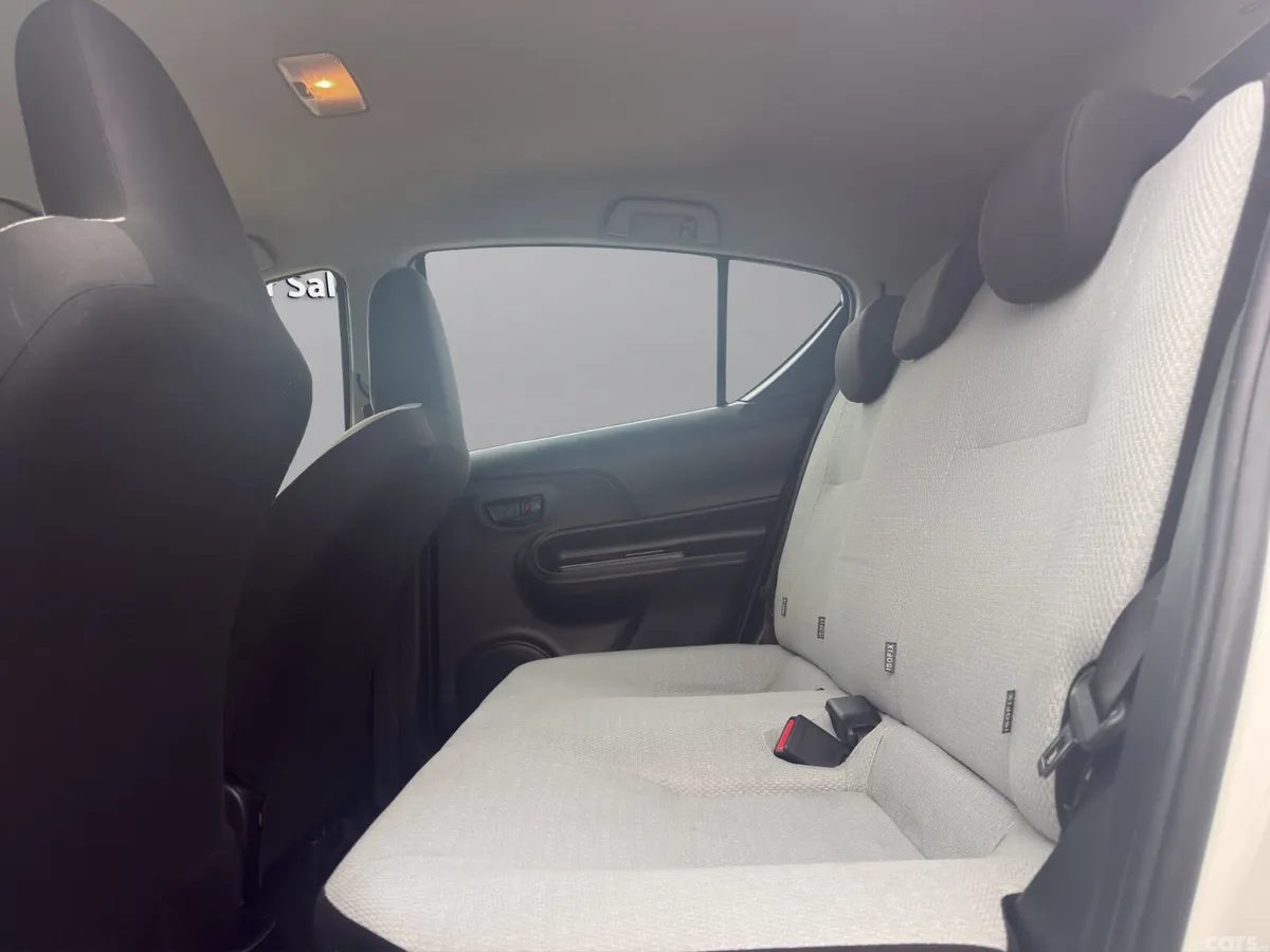 Toyota Aqua Hatchback, Petrol Hybrid, 2021, White