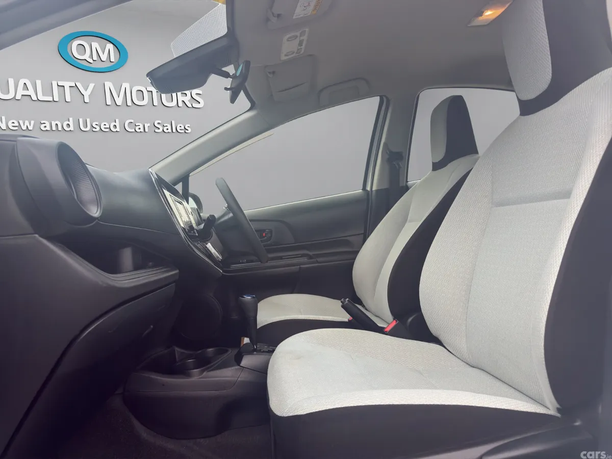 Toyota Aqua Hatchback, Petrol Hybrid, 2021, White