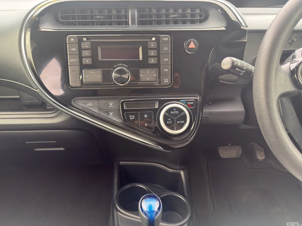 Toyota Aqua Hatchback, Petrol Hybrid, 2021, White