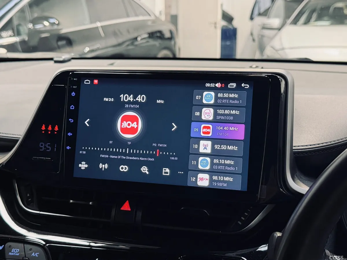 Toyota C-HR SUV, Petrol Hybrid, 2019, White