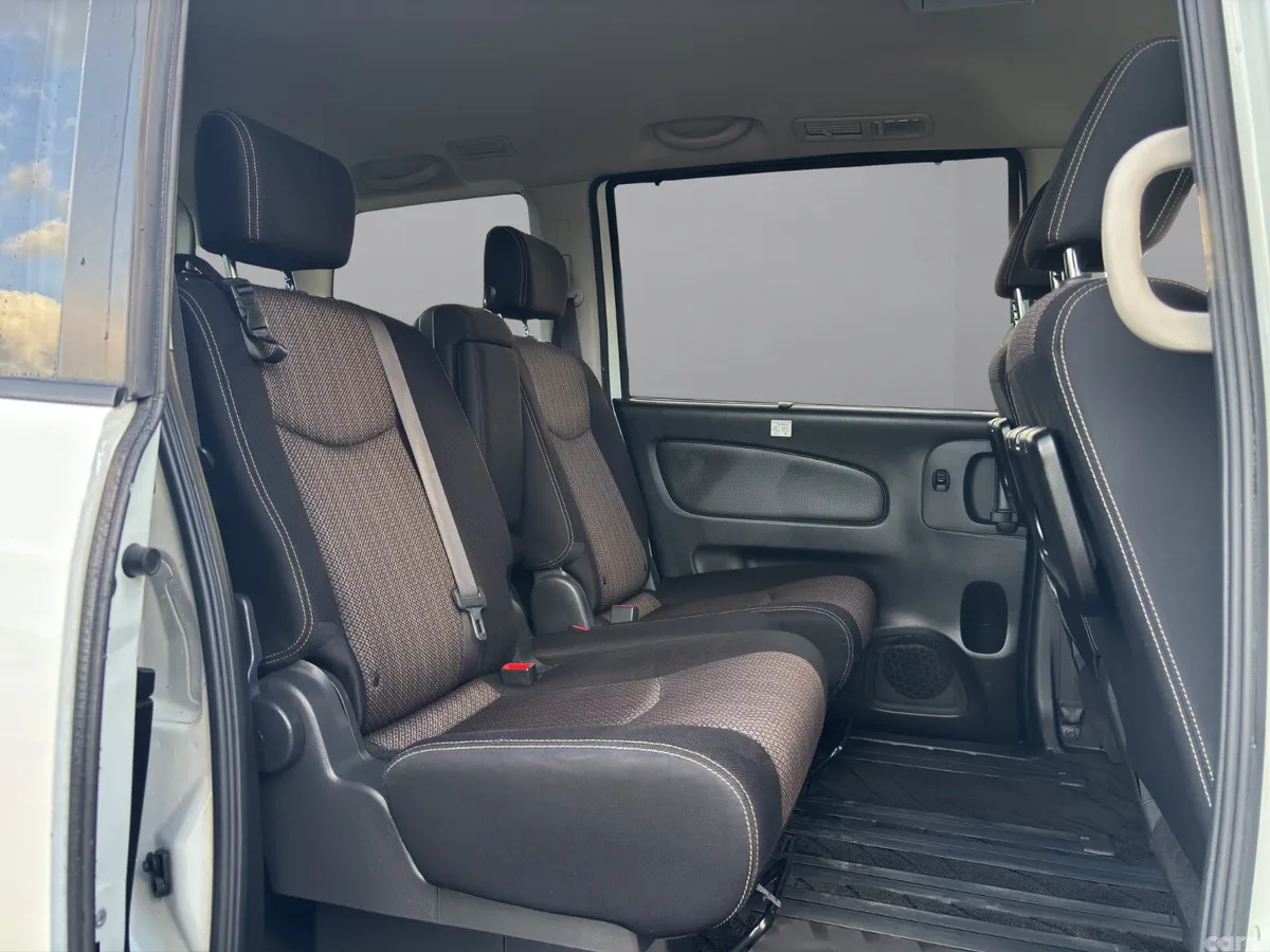 Nissan Serena MPV, Petrol Hybrid, 2015, White