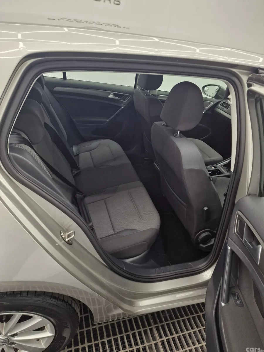 Volkswagen Golf Estate, Petrol, 2013, Silver