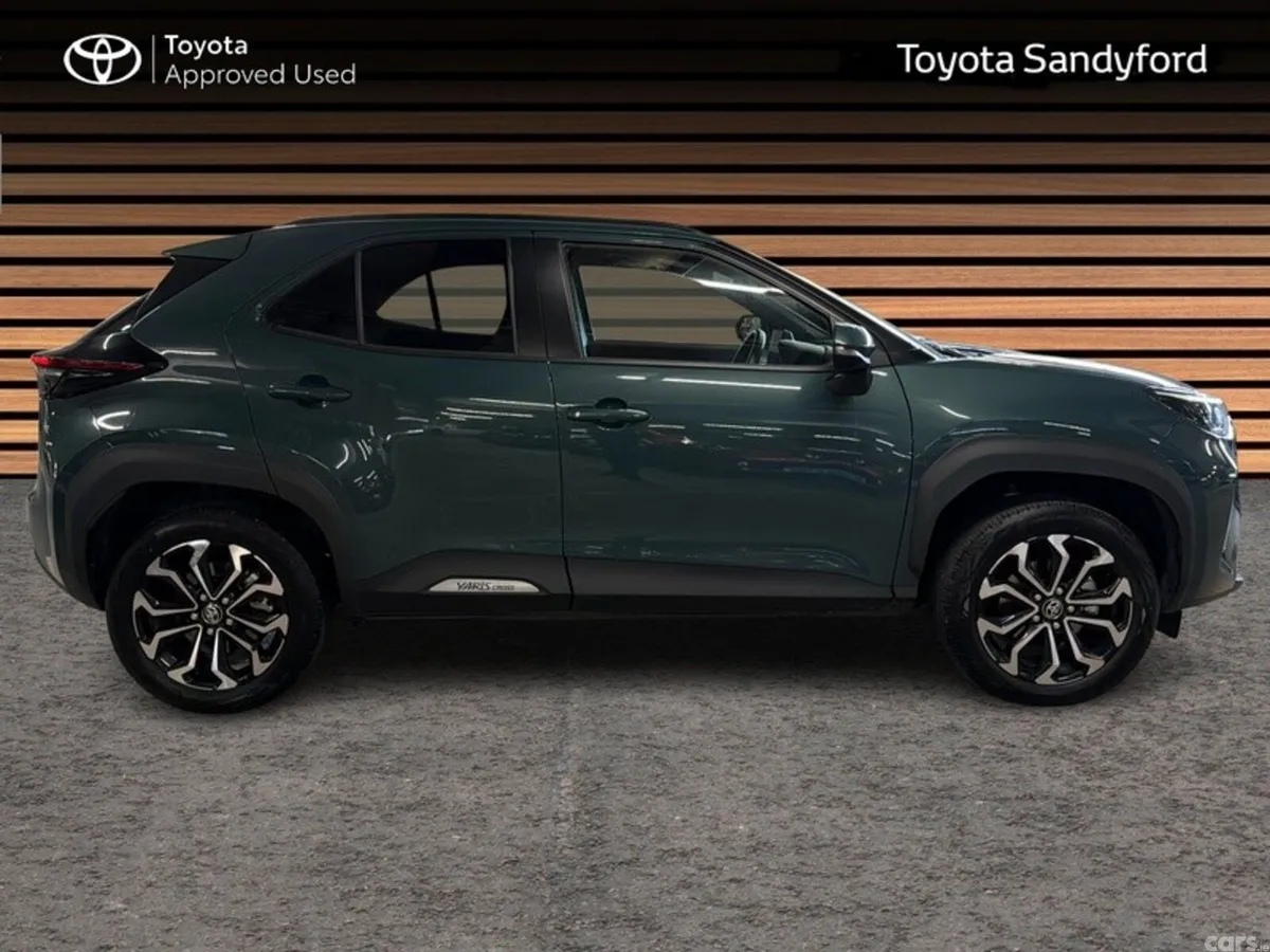 Toyota Yaris Cross Hatchback, Petrol Hybrid, 2026, Green
